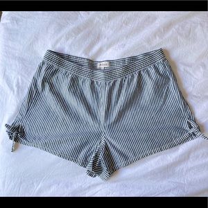 MADEWELL PULL-ON SIDE-TIE SHORTS - CHAMBRAY BLUE WHITE STRIPE